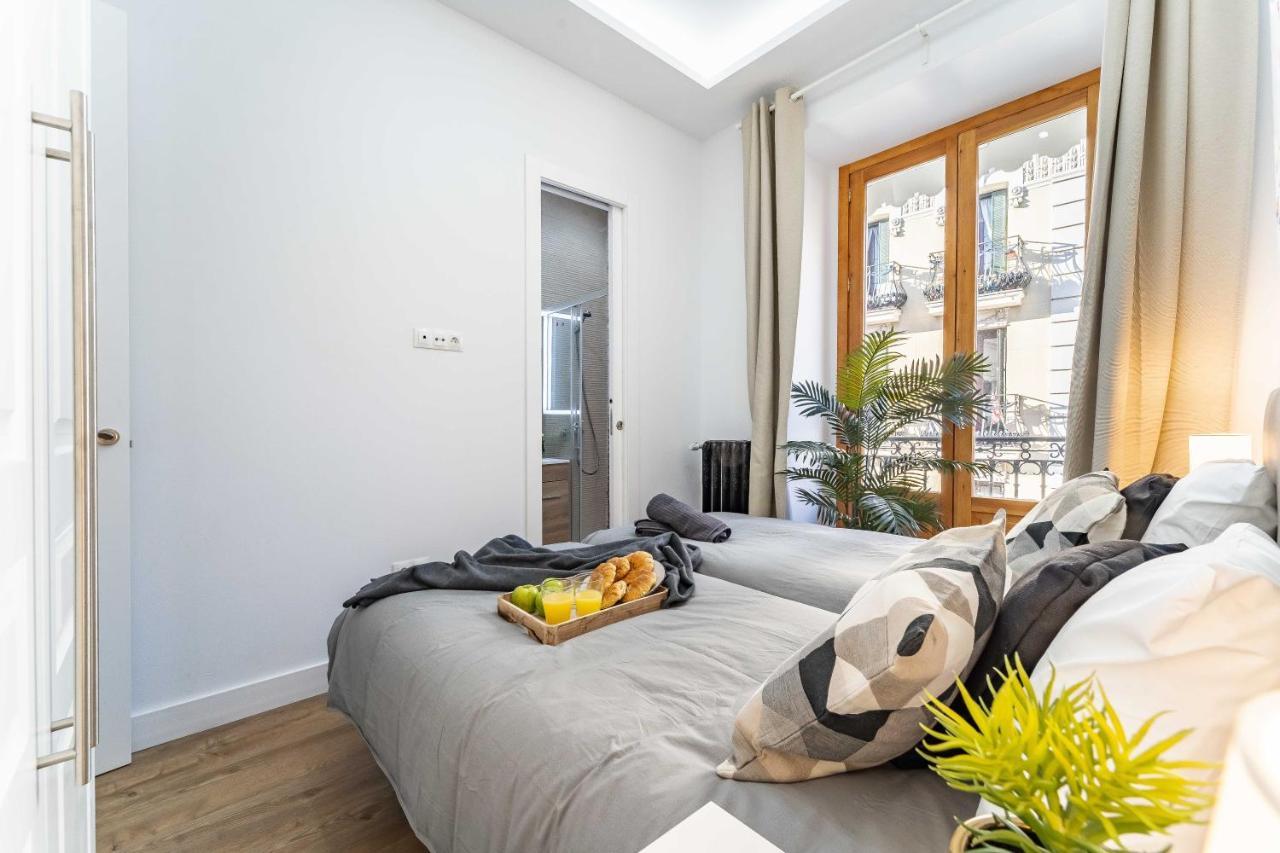 Exclusive Luxury Apartment In Central Madrid Exterior photo